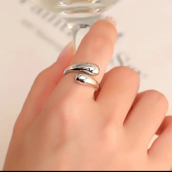 NEW! Waterdrop RESIZABLE ring - Picture 6 of 11